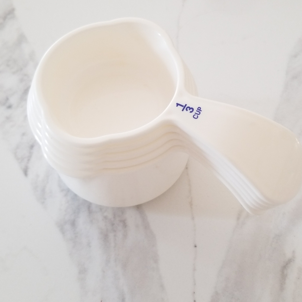 Tupperware stackable measuring cups